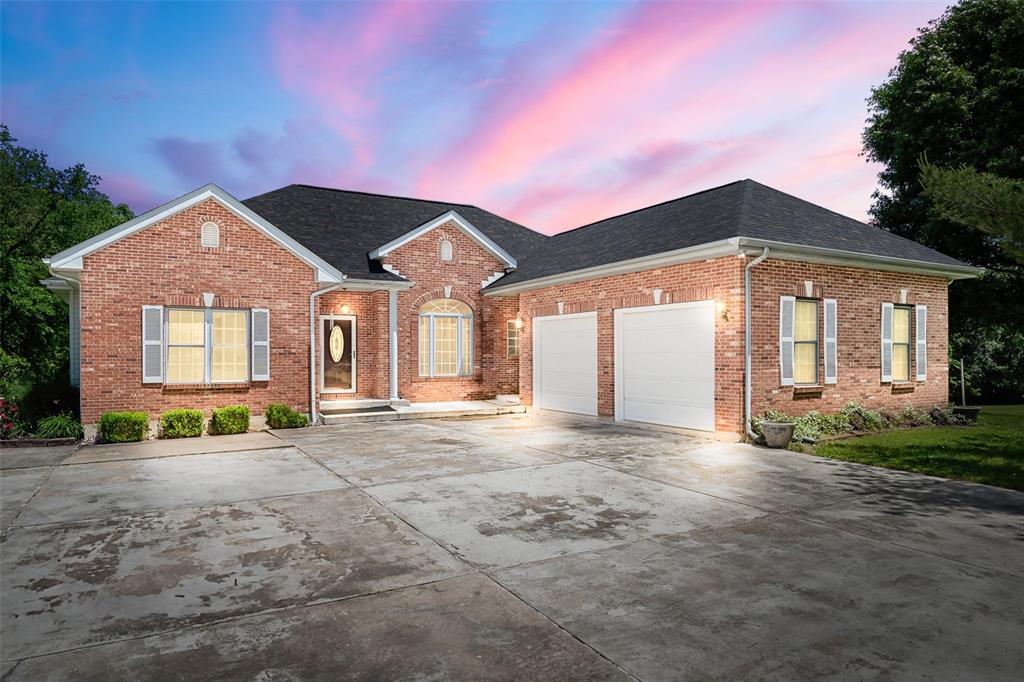 894 Quail Creek Drive Property Photo 1