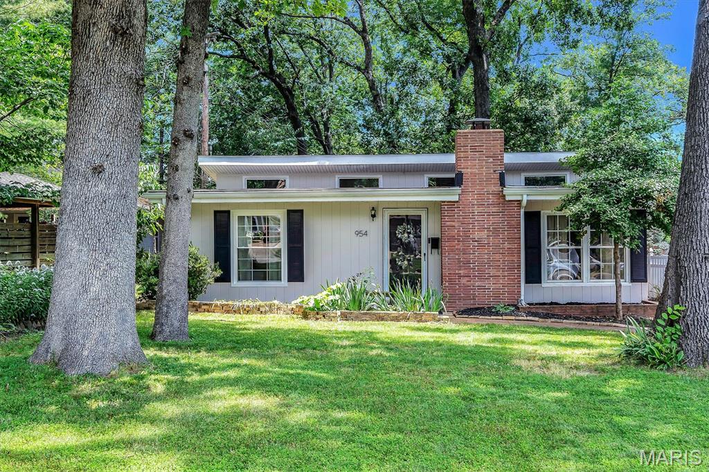 954 Liggett Avenue Property Photo 1