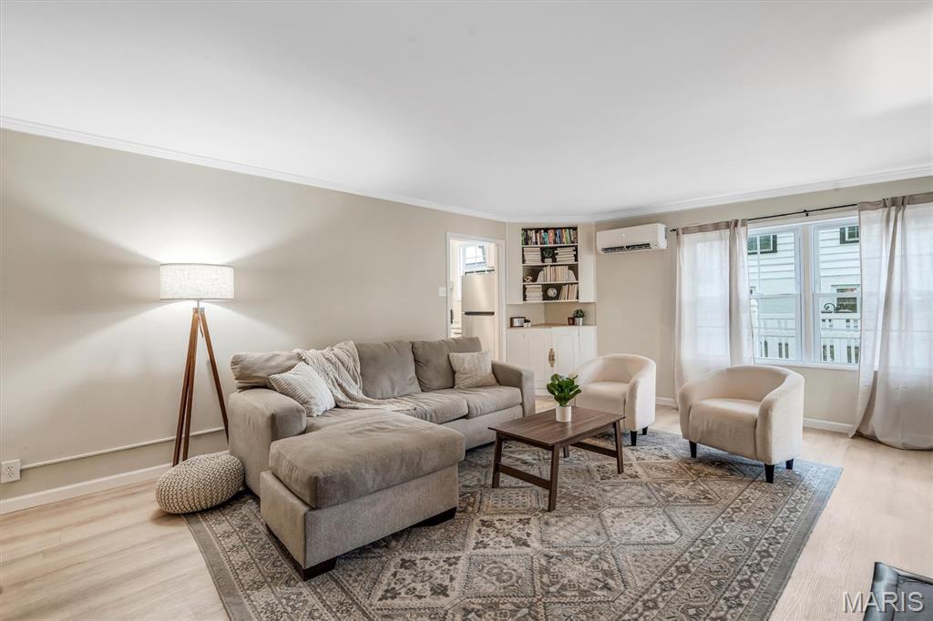 954 Liggett Avenue Property Photo 4