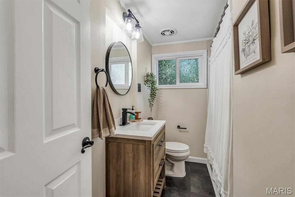 954 Liggett Avenue Property Photo 15