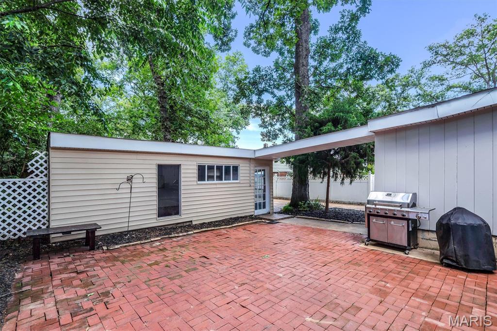 954 Liggett Avenue Property Photo 20