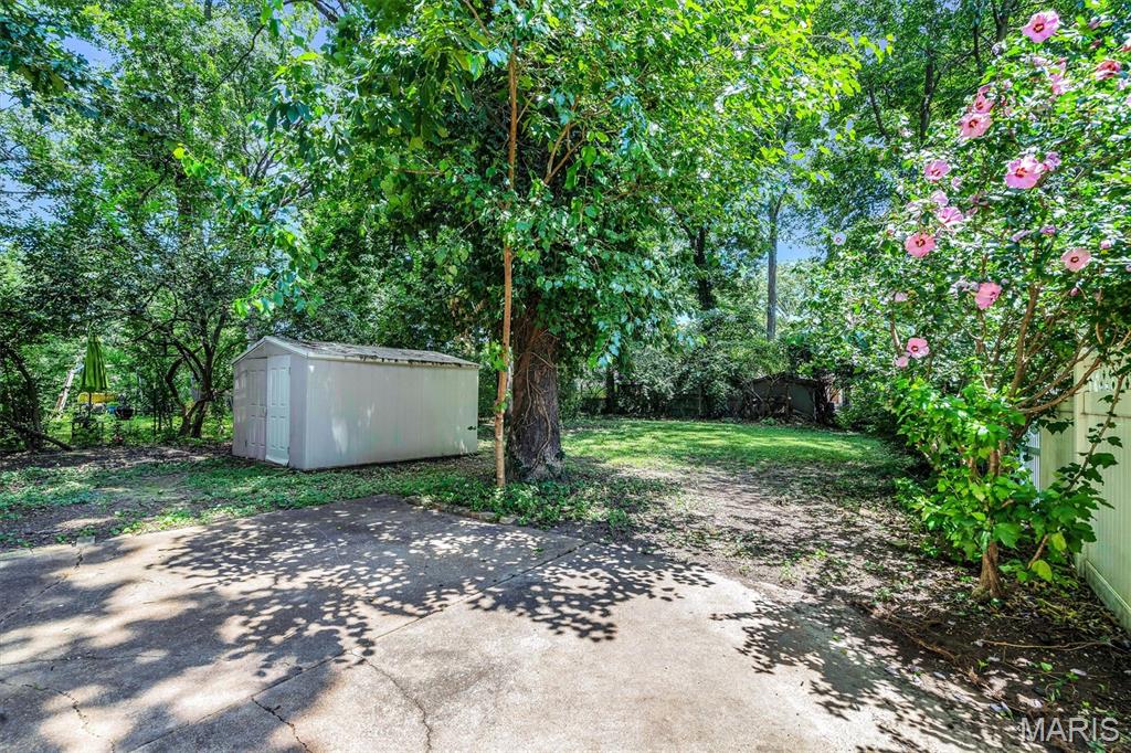 954 Liggett Avenue Property Photo 25