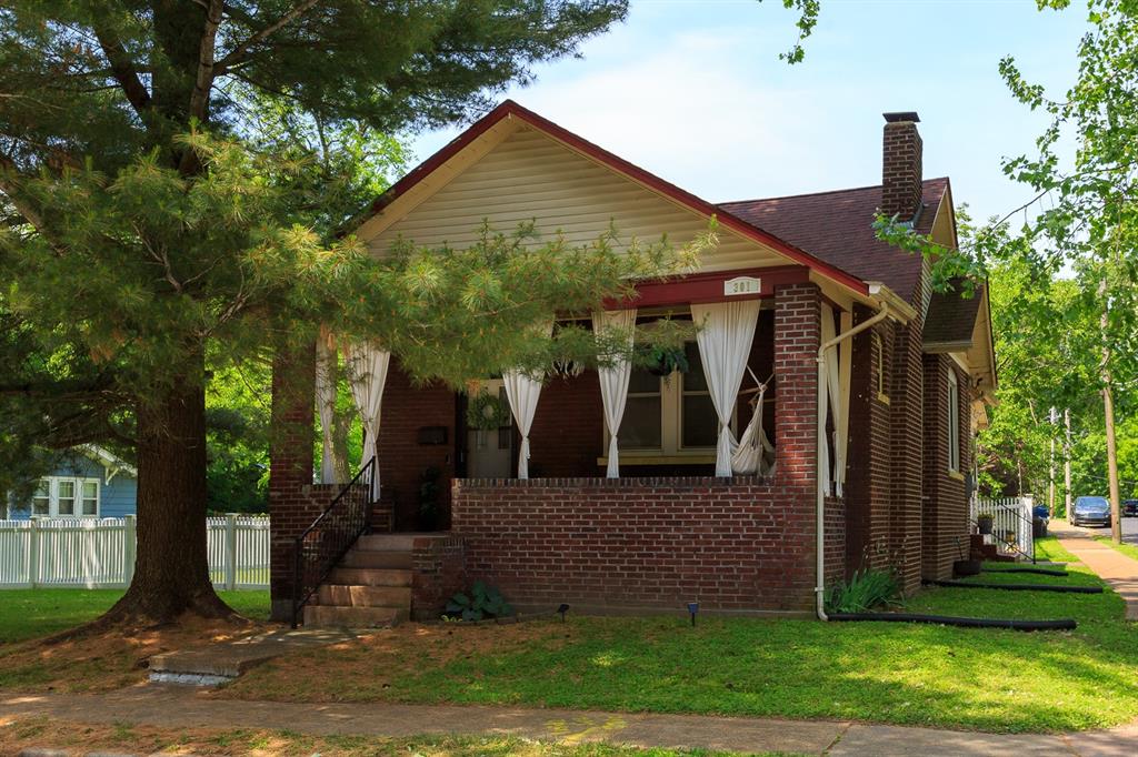 301 S Clark Avenue Property Photo 1