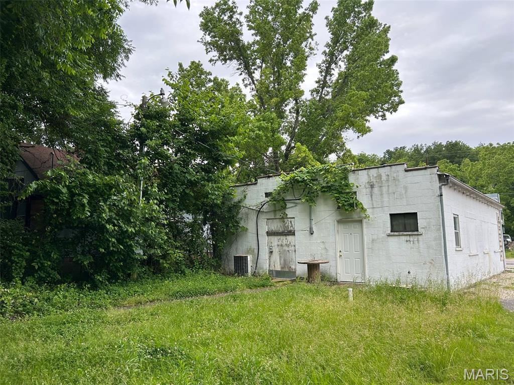 305 Pine Street Property Photo 5