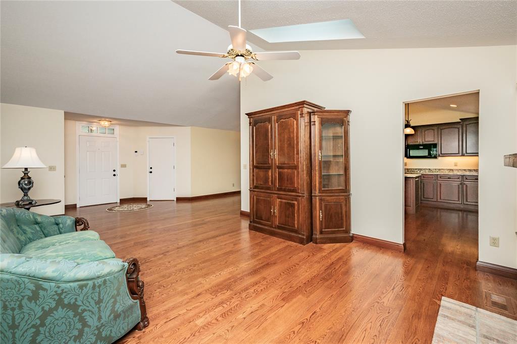 484 Dana Meadows Lane Property Photo 6