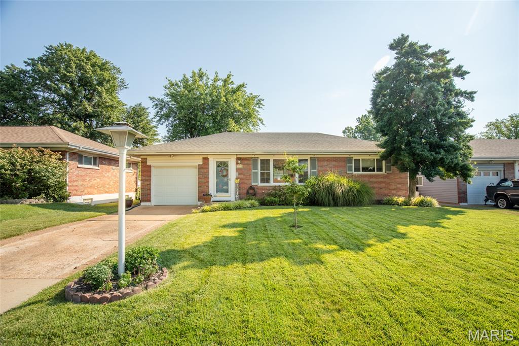 4319 Sinnwell Drive Property Photo 3