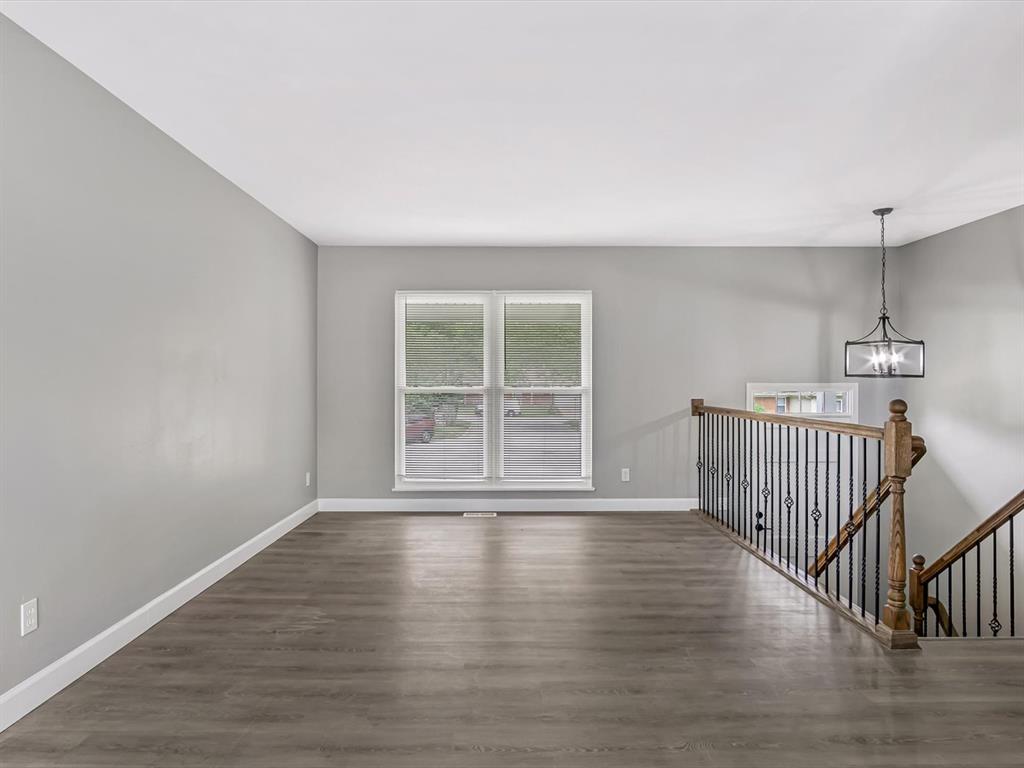 6 Marian Court Property Photo 4