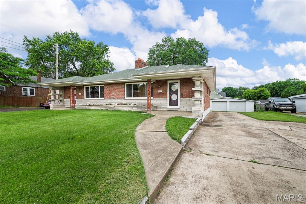 7929 Hildesheim Avenue Property Photo 3
