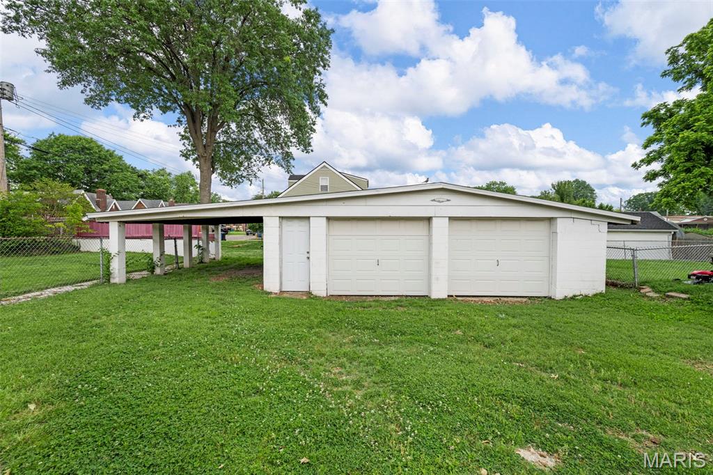 7929 Hildesheim Avenue Property Photo 5