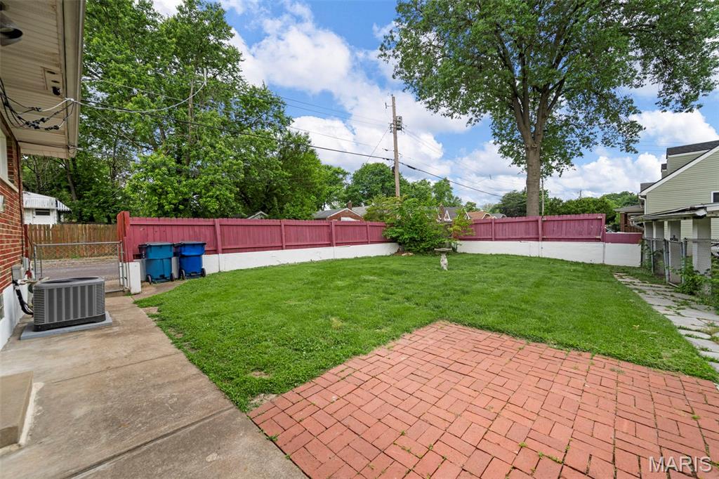 7929 Hildesheim Avenue Property Photo 9