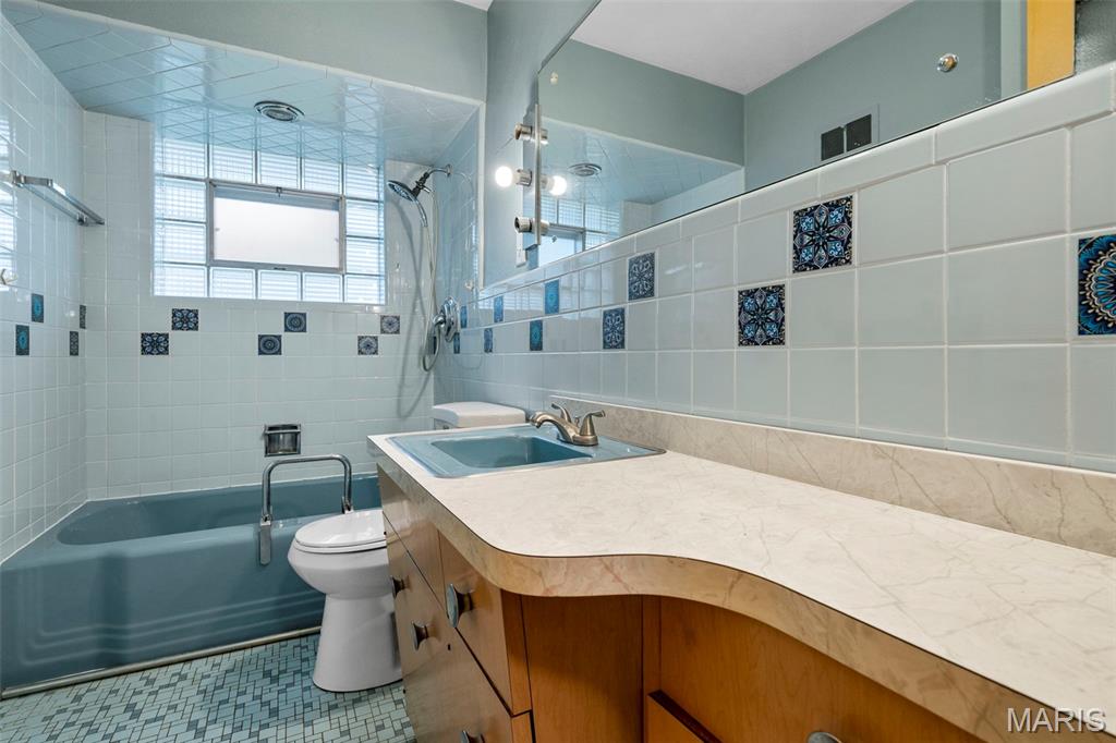 7929 Hildesheim Avenue Property Photo 27