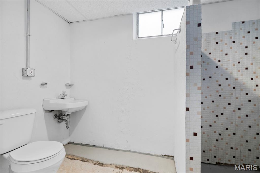 7929 Hildesheim Avenue Property Photo 28