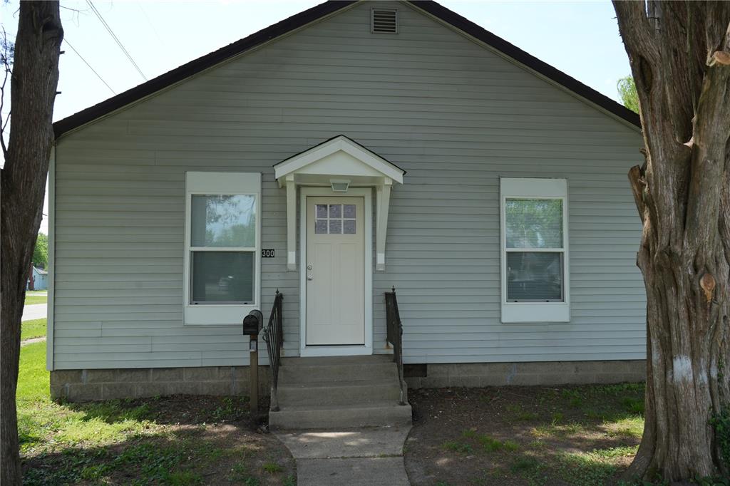 300 W Baker Street Property Photo 1