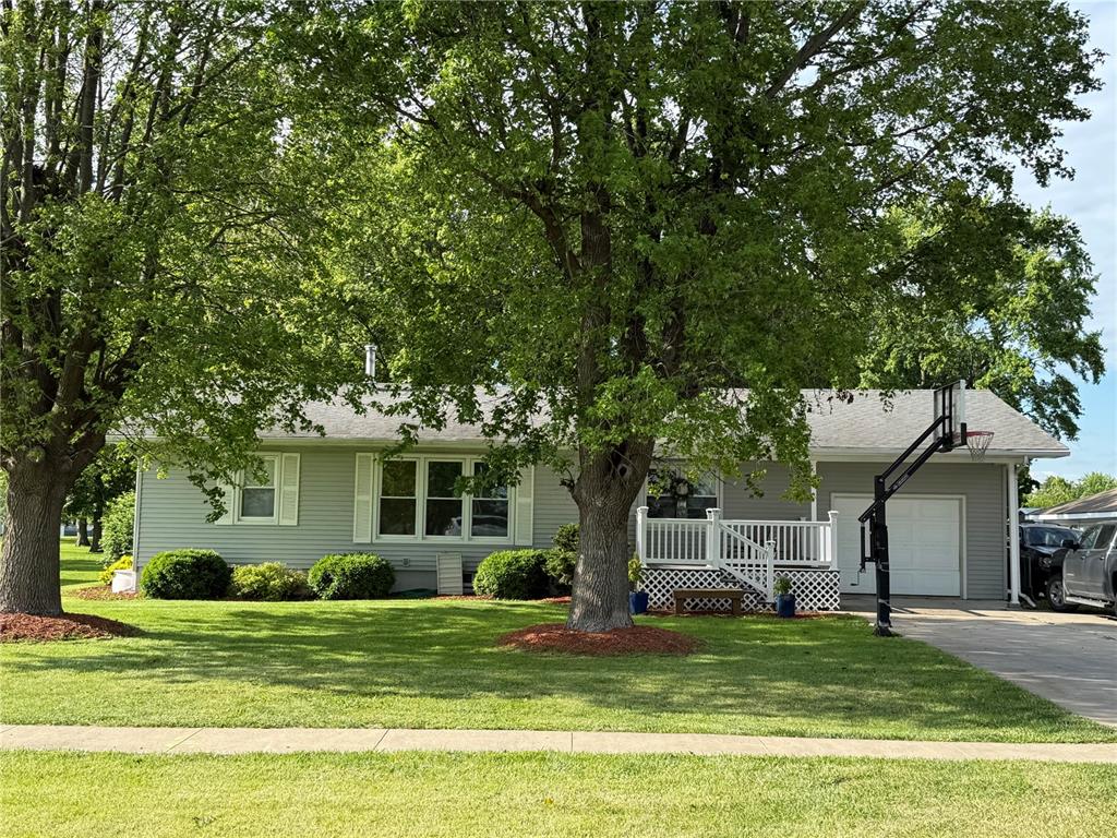 609 E Clark Property Photo 1