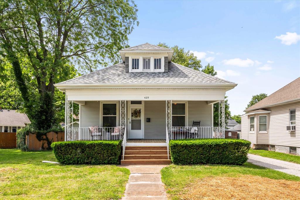 429 S Combs Avenue Property Photo 1
