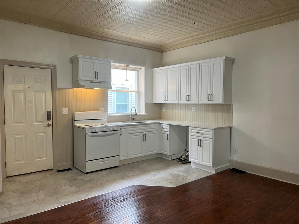 316 W Mill Street 2 Property Photo 1