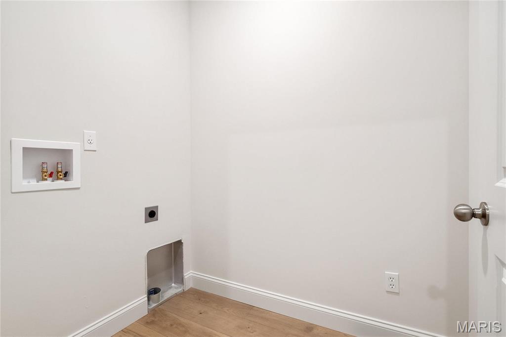 418 Farmhouse Drive Property Photo 24