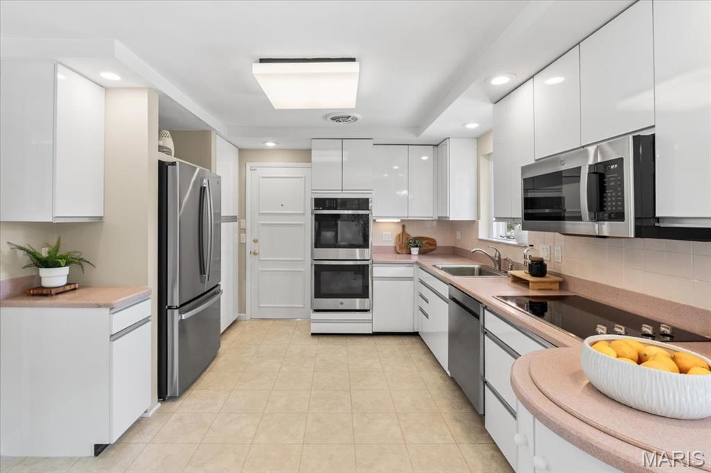 2 Ridgegate Drive Property Photo 11
