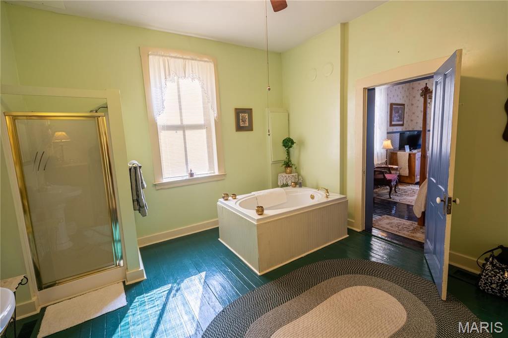 415 E 1st Street Property Photo 11