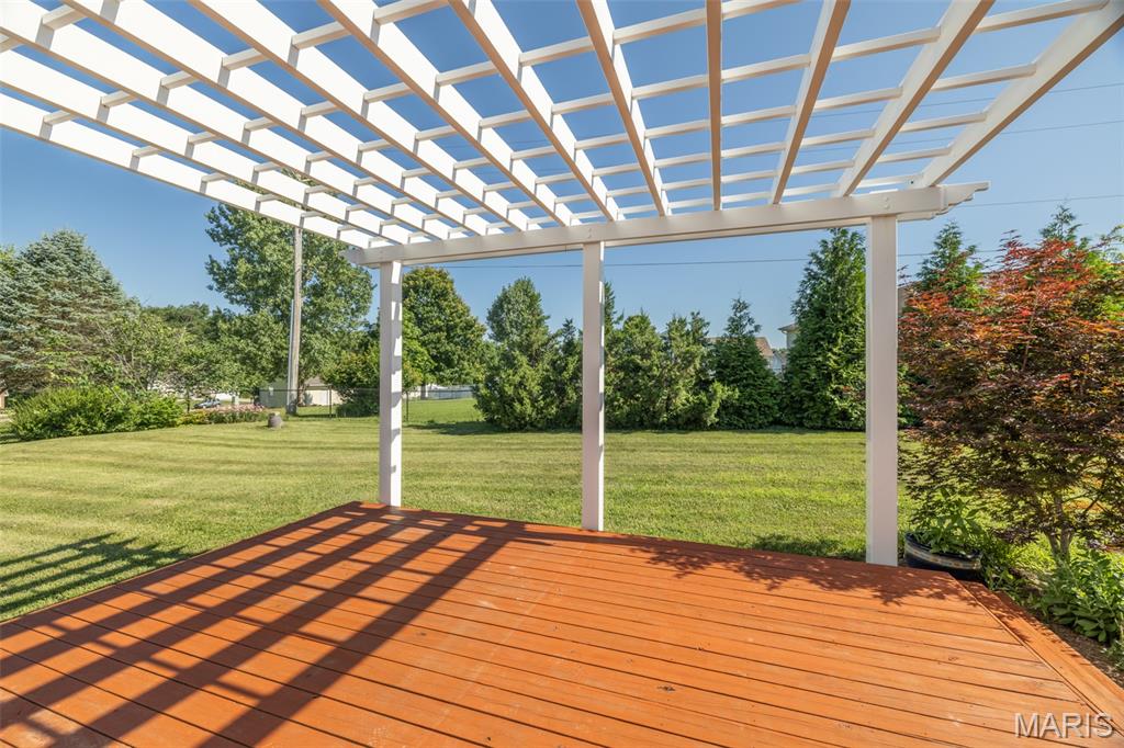 20237 Oak Ridge Property Photo 2