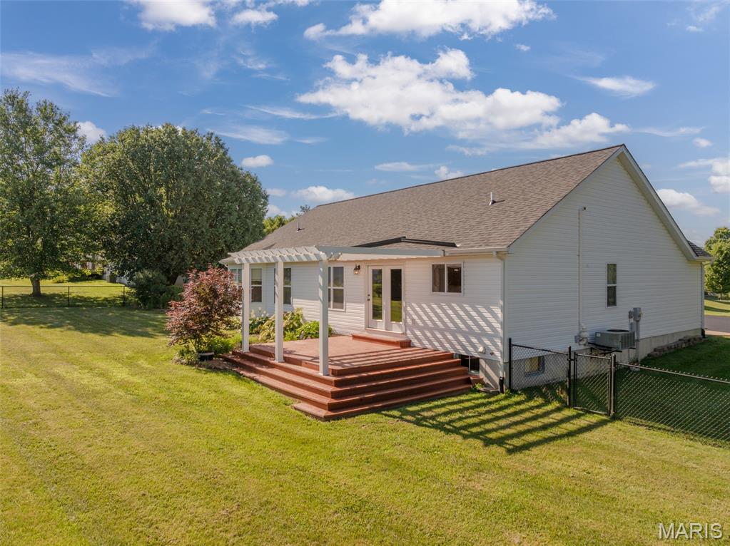 20237 Oak Ridge Property Photo 3