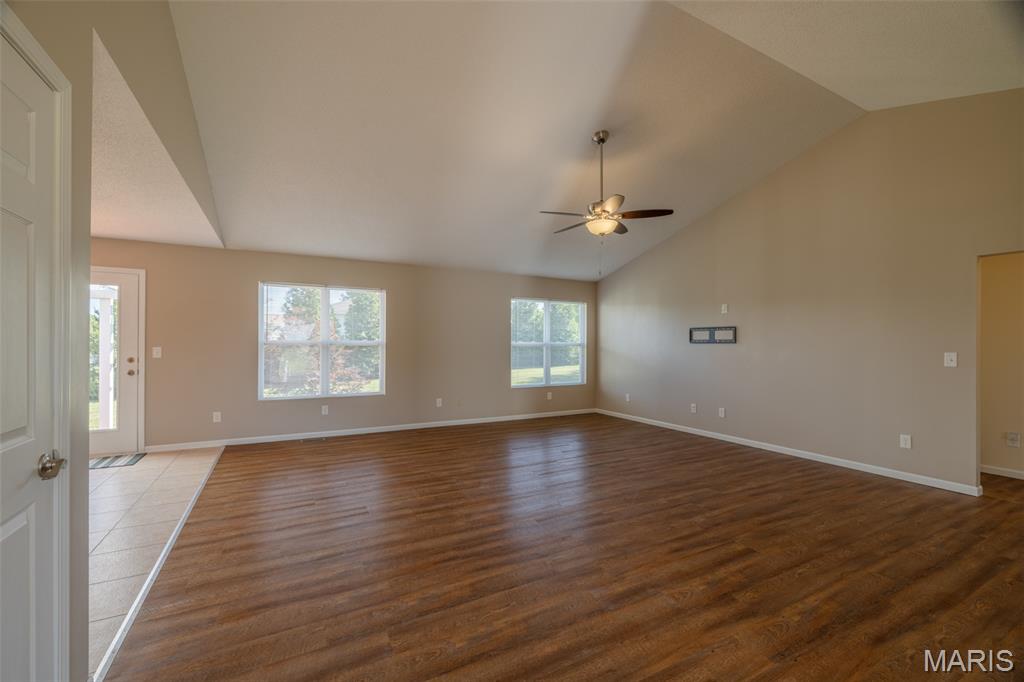 20237 Oak Ridge Property Photo 4