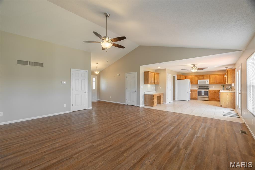 20237 Oak Ridge Property Photo 6