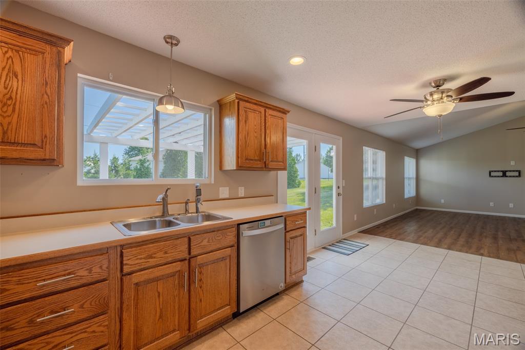 20237 Oak Ridge Property Photo 10