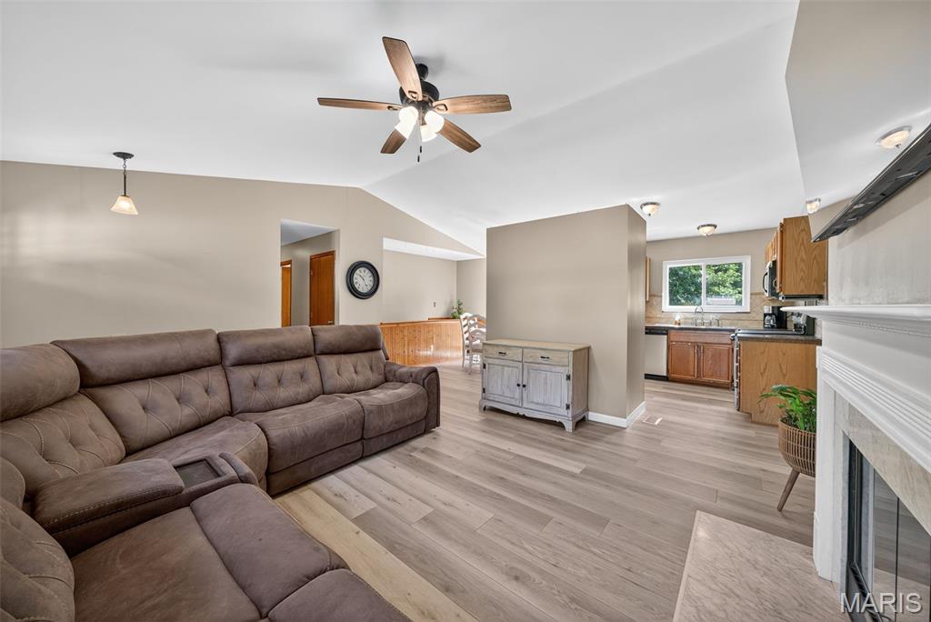 2501 Mcclay Gardens Drive Property Photo 8