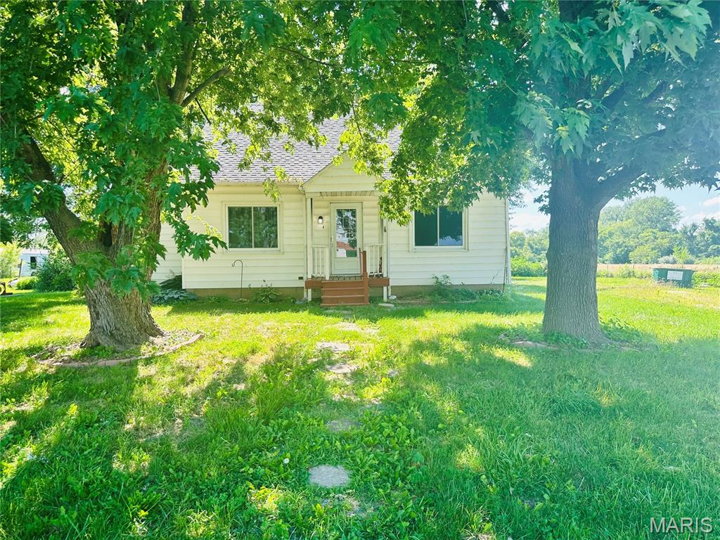 9609 Country Club Road Property Photo 1