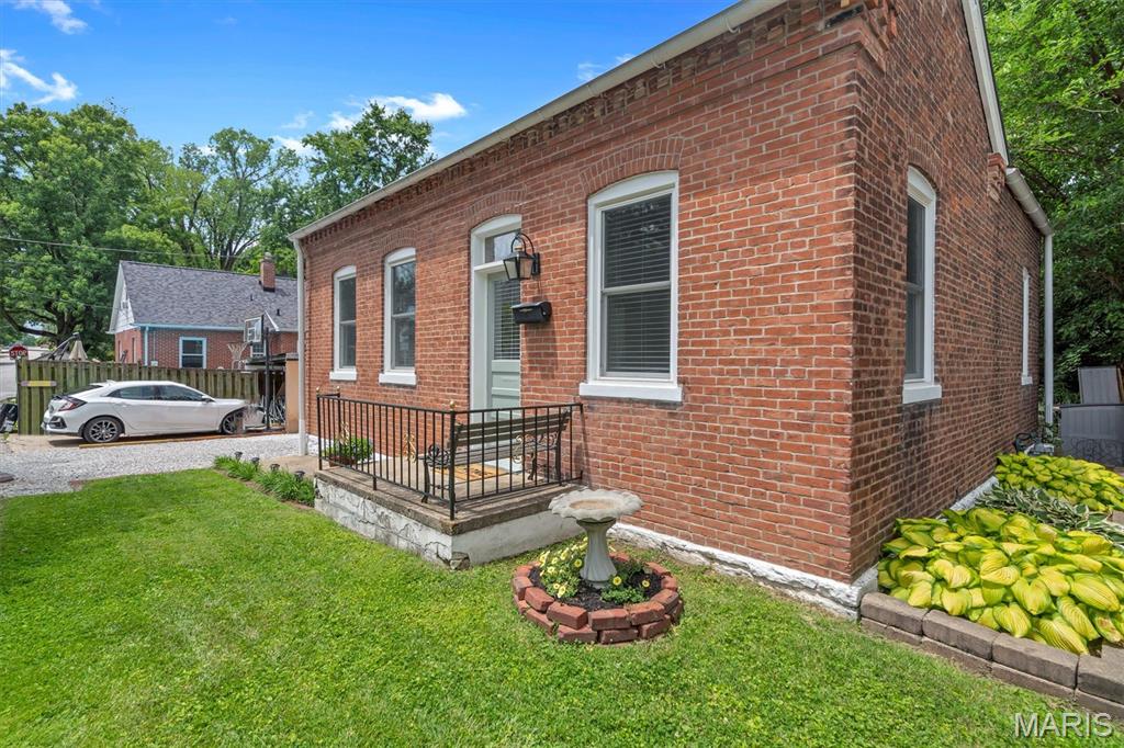 915 N Benton Avenue Property Photo 1