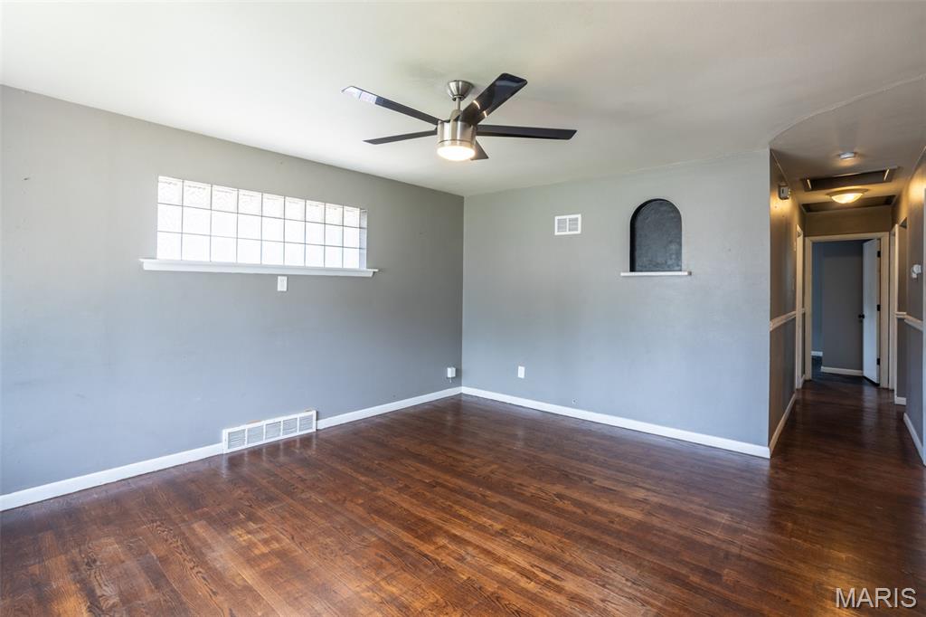 9012 Windom Avenue Property Photo 2