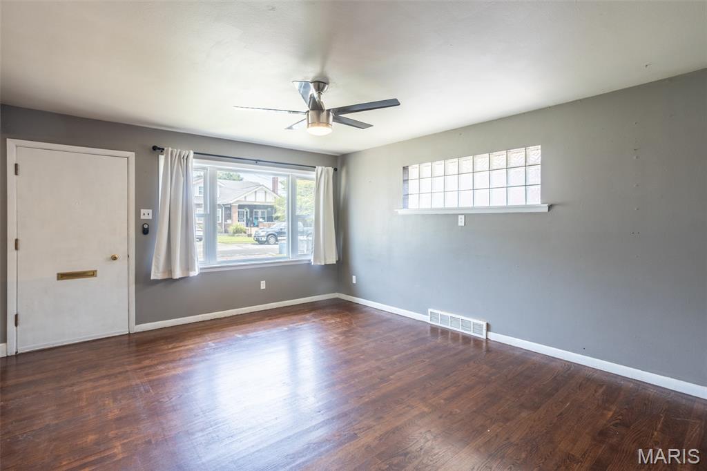9012 Windom Avenue Property Photo 3