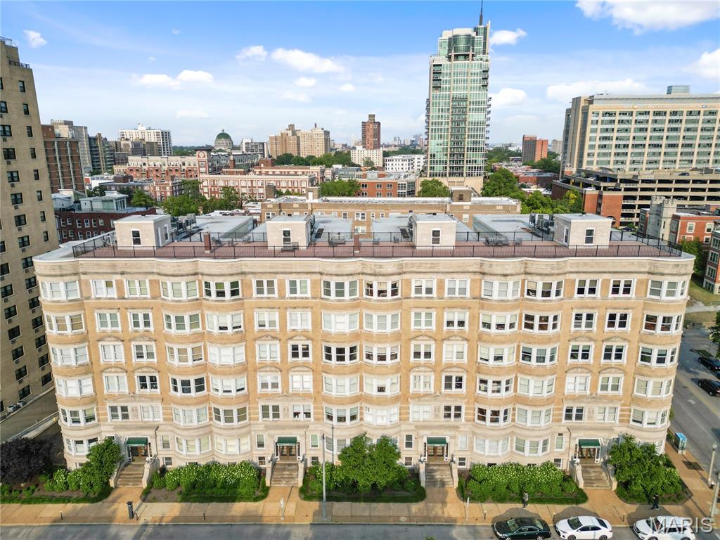 10 N Kingshighway Boulevard 2CS