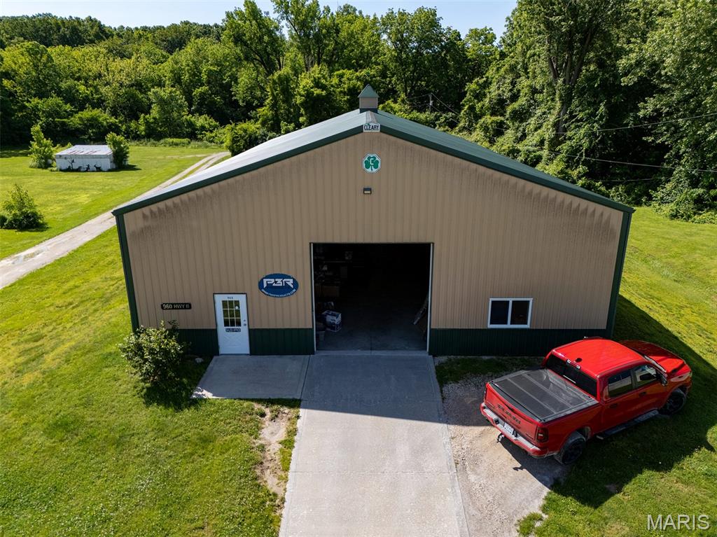 960 Highway B Property Photo 3
