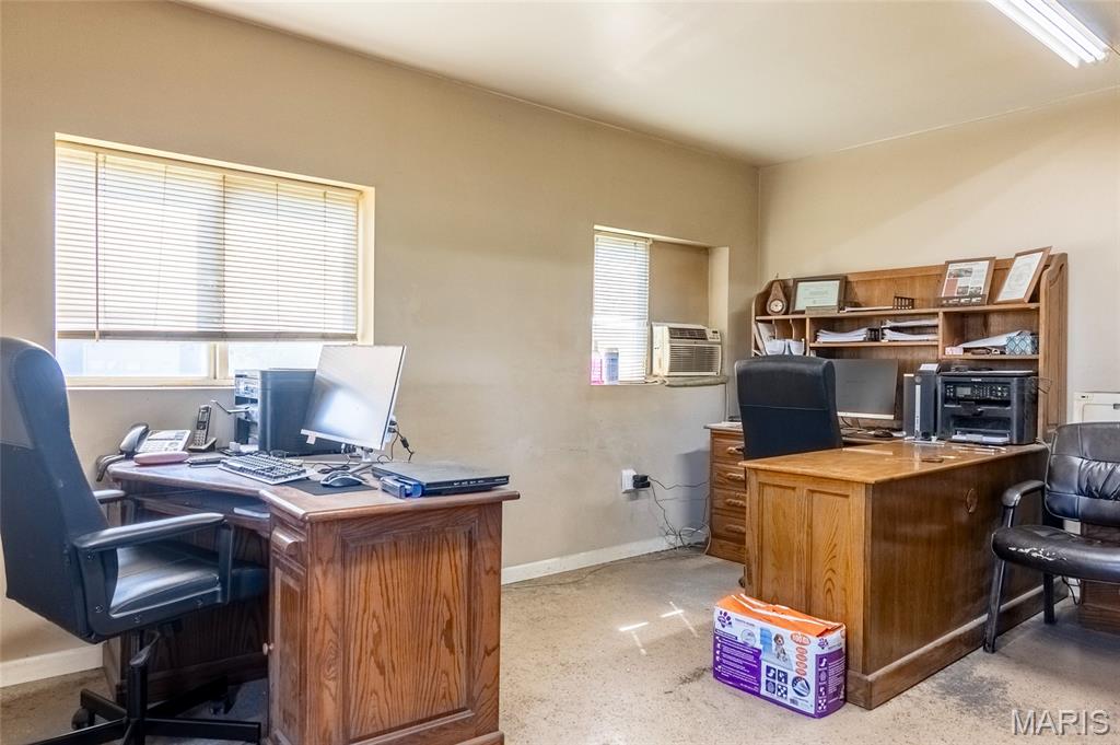 960 Highway B Property Photo 6