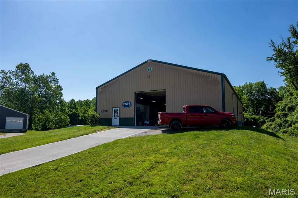 960 Highway B Property Photo 19