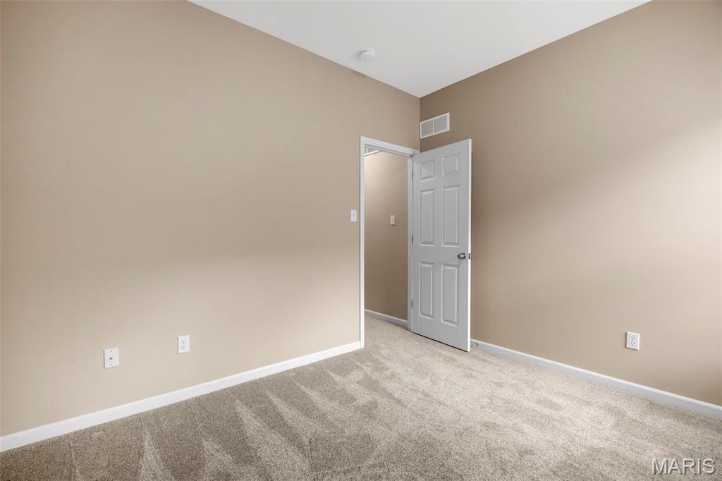 4024 Riverdell Drive Property Photo 27