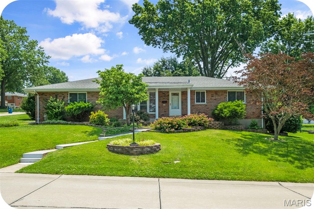 2210 Doran Drive Property Photo 1