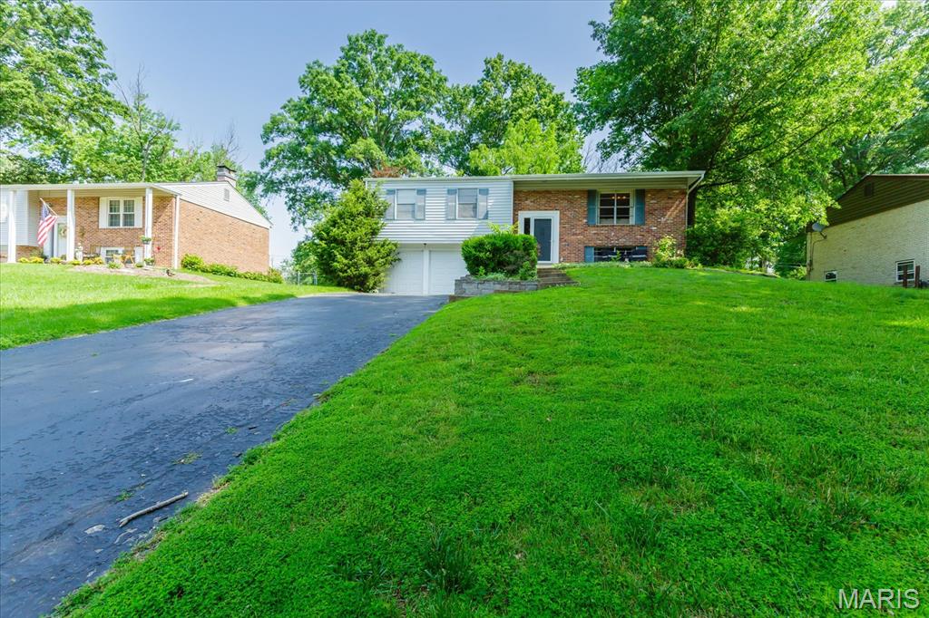 1029 Carole Lane Property Photo 1