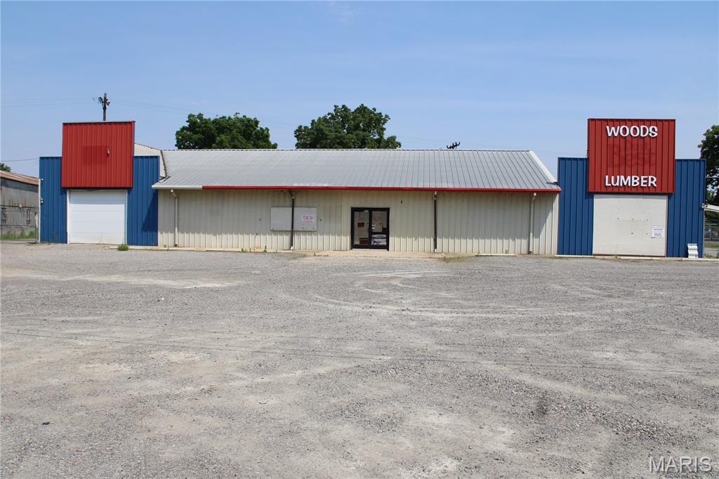 700 S Walnut Street Property Photo 1
