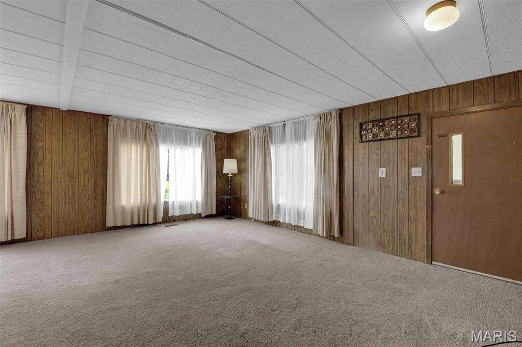 19695 Laverne Drive Property Photo 3