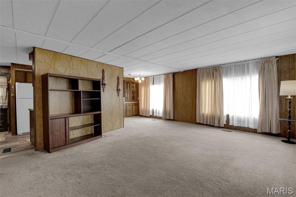 19695 Laverne Drive Property Photo 4