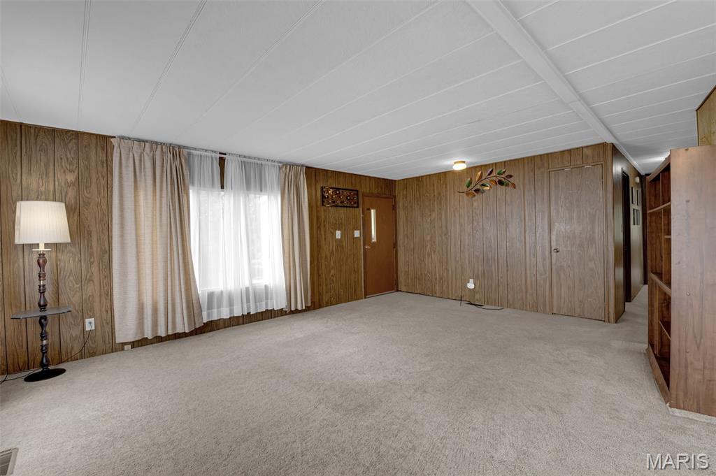 19695 Laverne Drive Property Photo 5