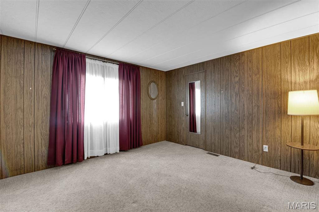 19695 Laverne Drive Property Photo 10