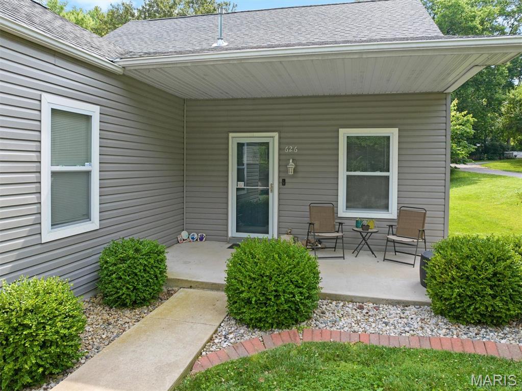 626 W Main Street Property Photo 2