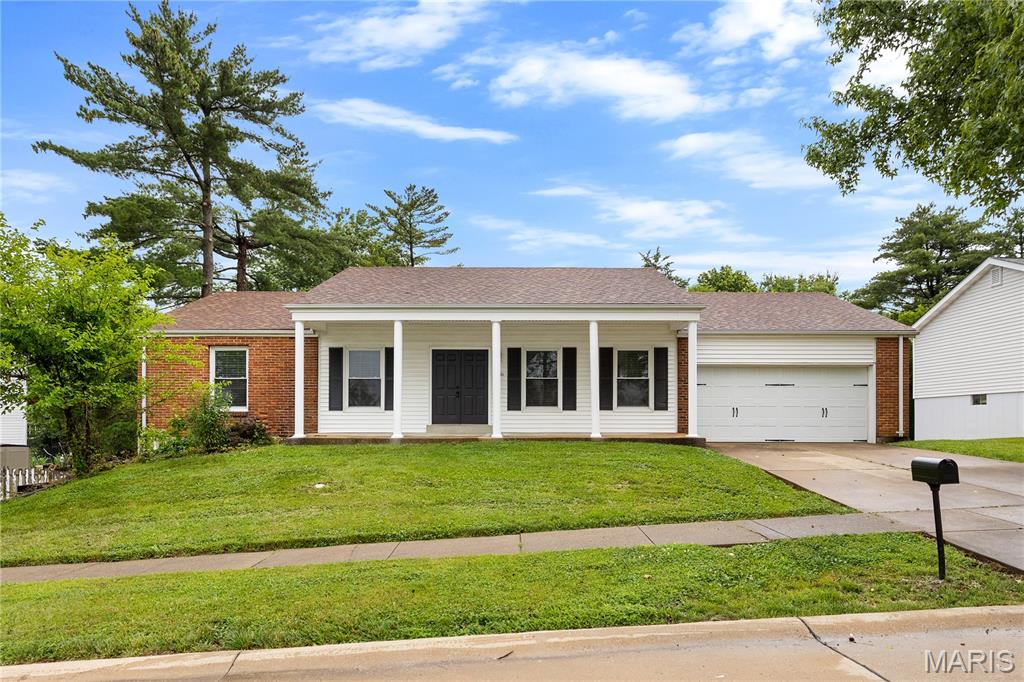 15391 Highcroft Drive Property Photo 2