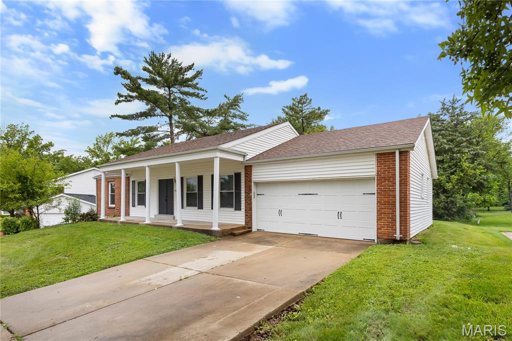 15391 Highcroft Drive Property Photo 3