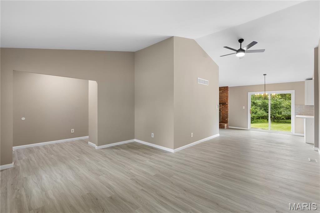 15391 Highcroft Drive Property Photo 4