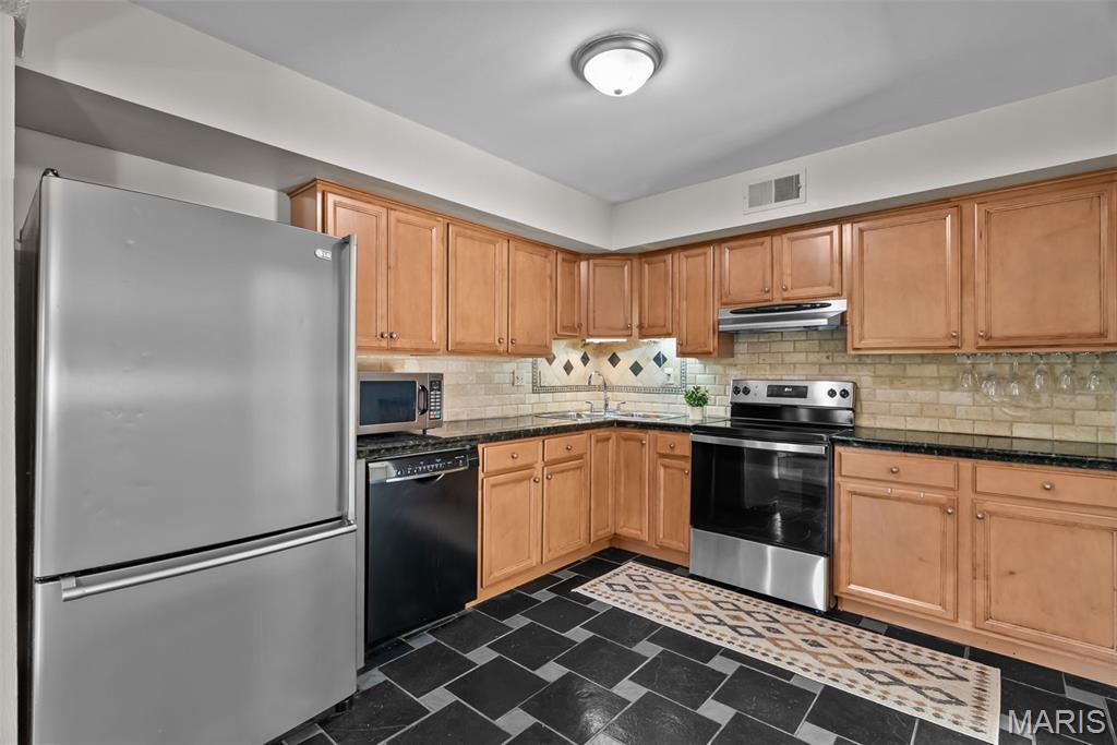 404 Applestone Drive Property Photo 27